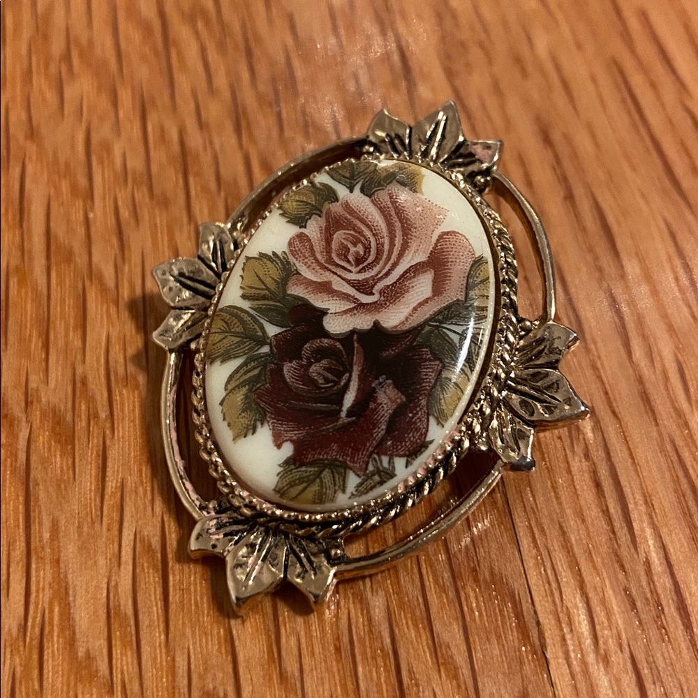 Coventry // vintage floral brooch